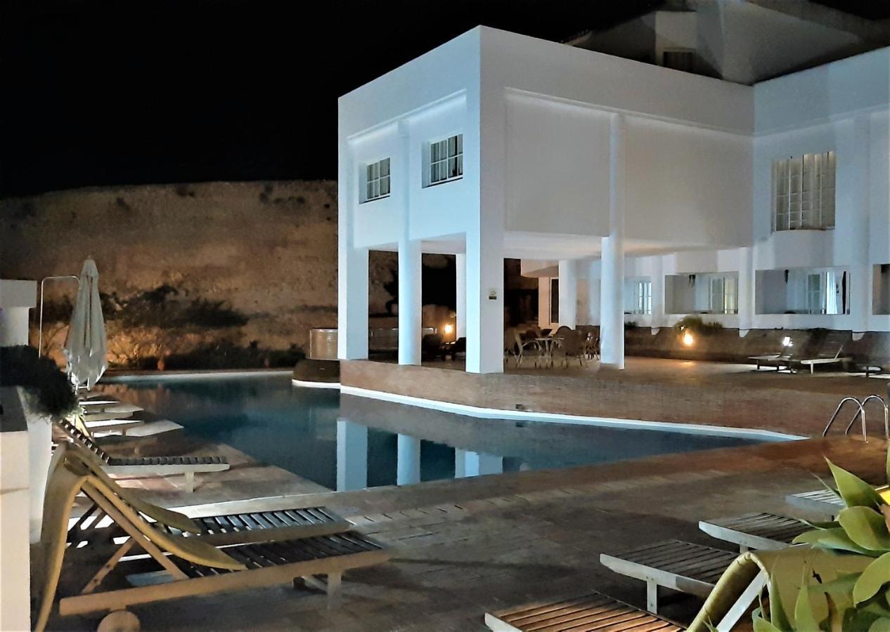 City Walls Rooftop Terrace Duplex @ Citycenter & Beach ลากอส ภายนอก รูปภาพ